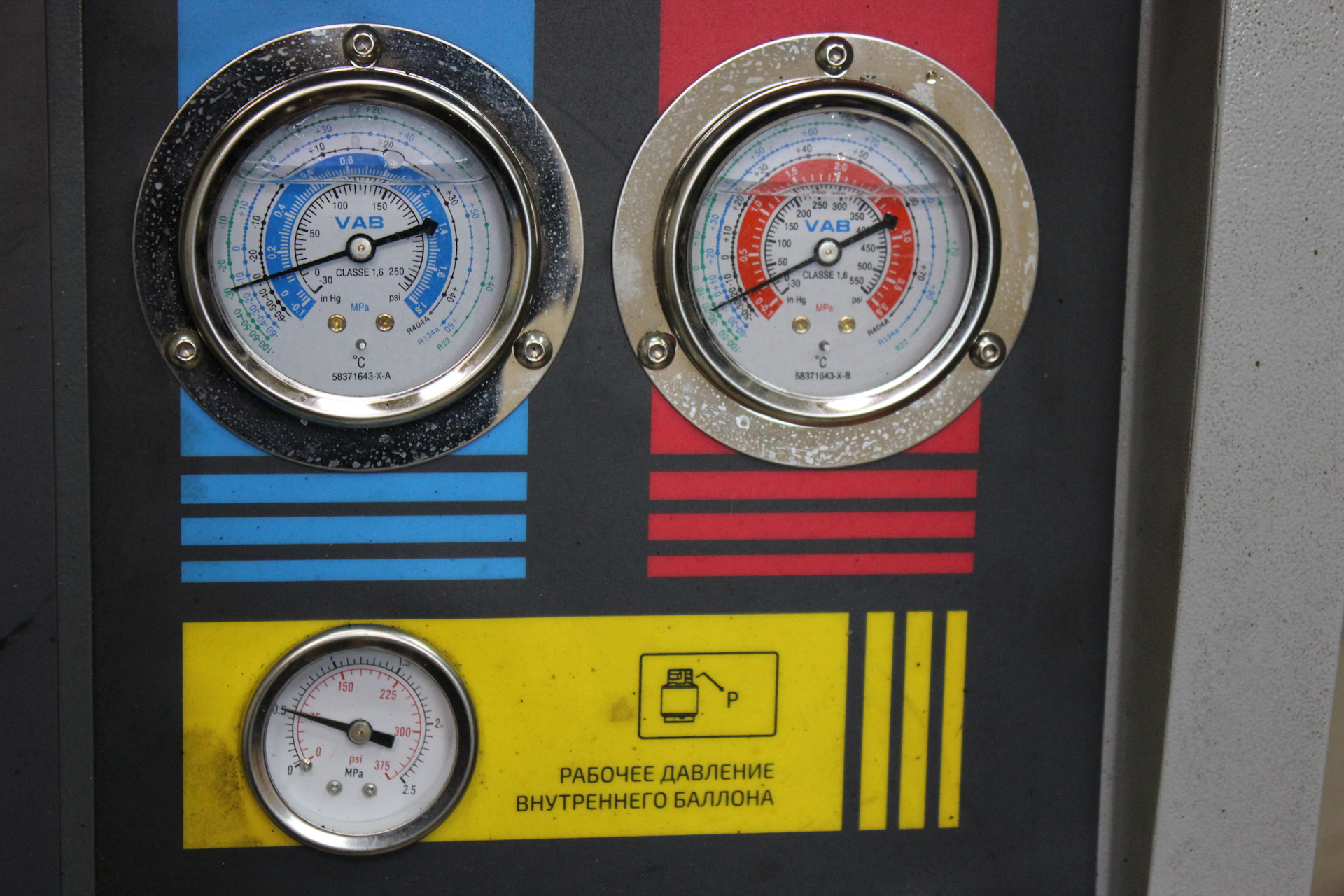 Сливаем антифриз из радиатора